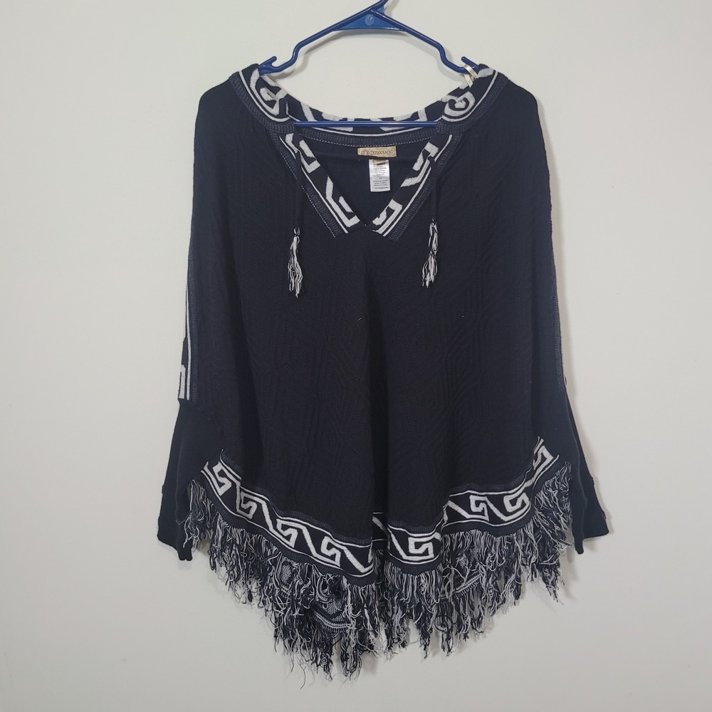Democracy Size S/M Poncho Women Black Greek Key Fringe Tassel Knit B6470SSSW